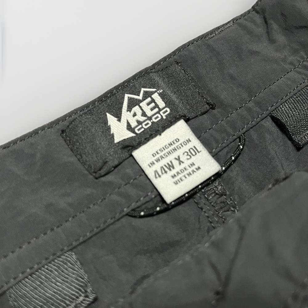 REI Convertible Cargo Pants Men's 44Wx30L Zip Off Leg Khaki 100% Nylon Hiking